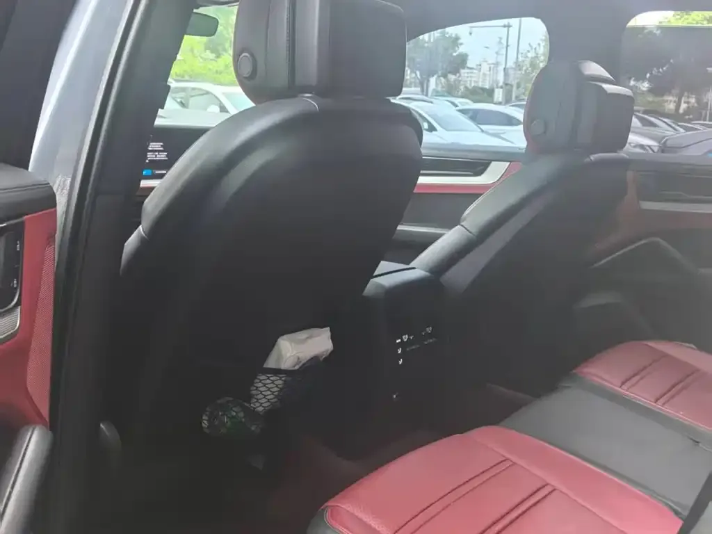 Porsche Cayenne 2024 из CN, фото 3