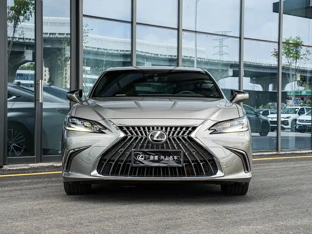 Lexus ES 2024 из CN, фото 2