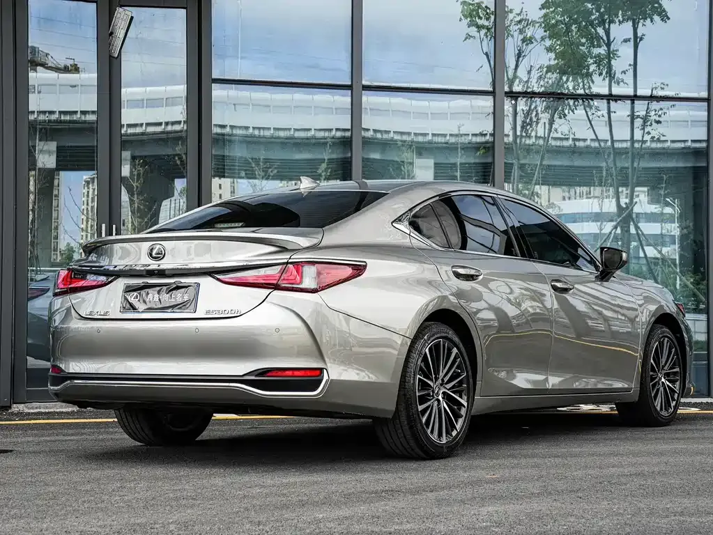 Lexus ES 2024 из CN, фото 4