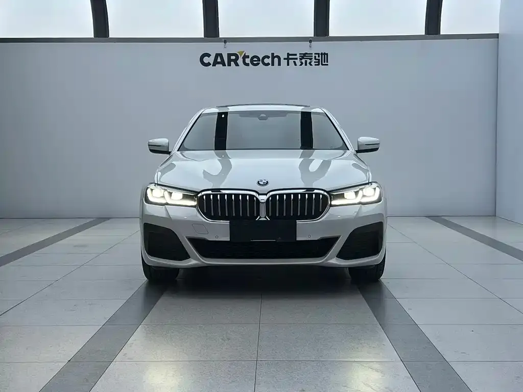 BMW 5 Series — фото 2
