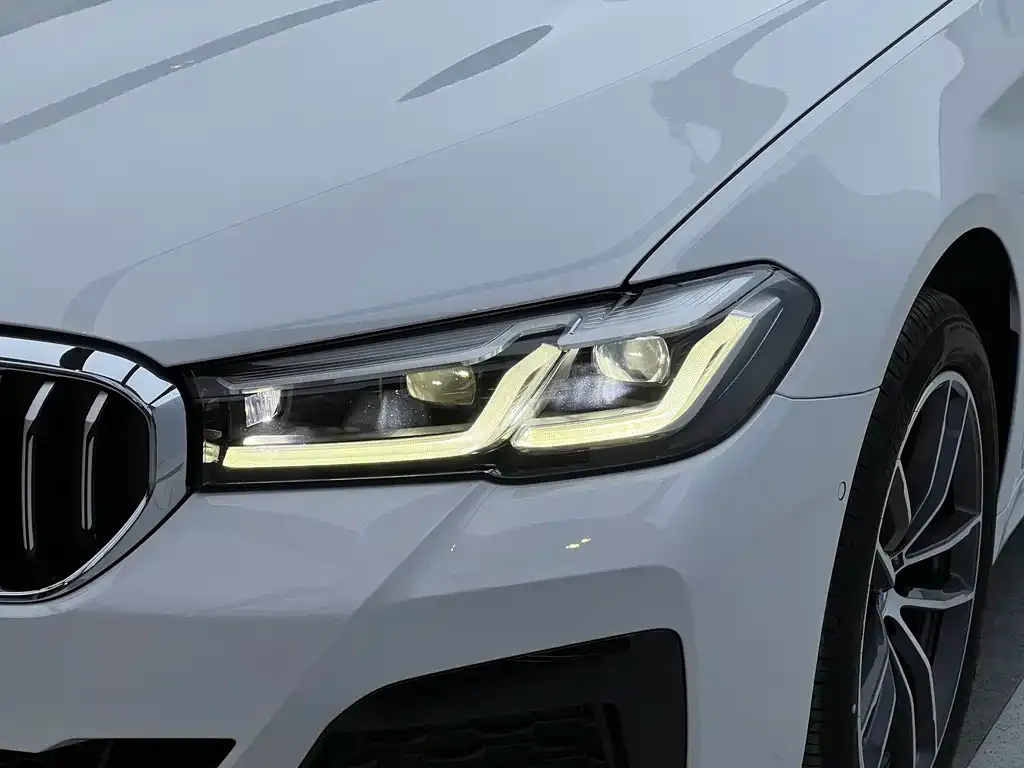 BMW 5 Series — фото 3