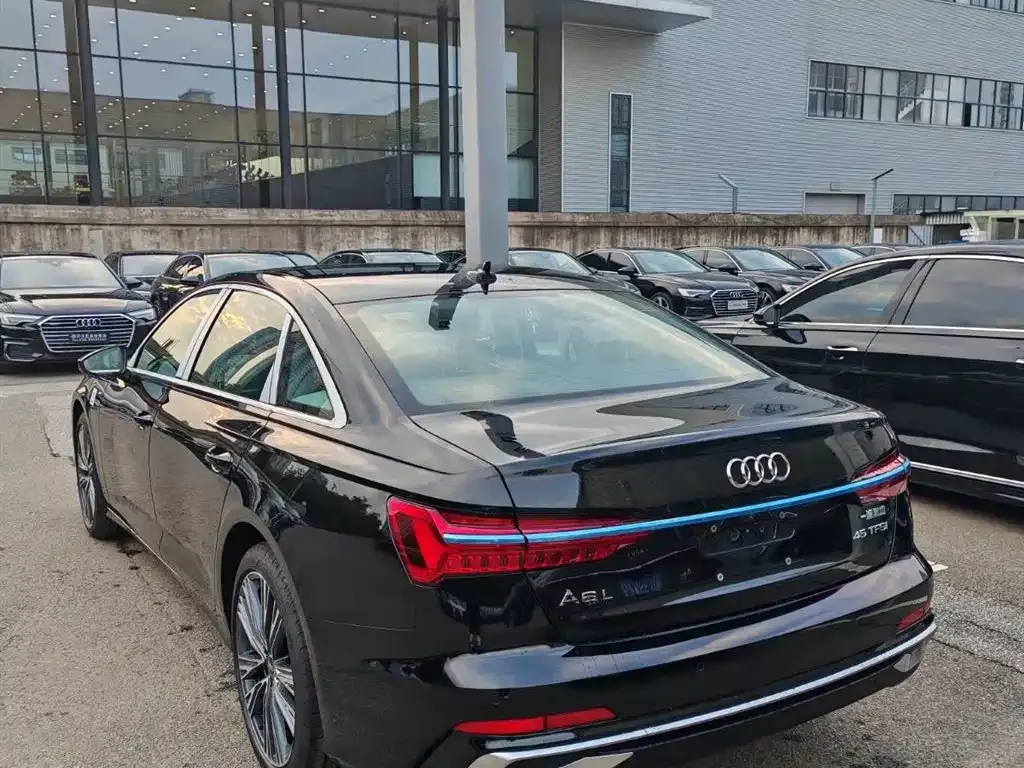 Audi A6L 2025 из CN, фото 2