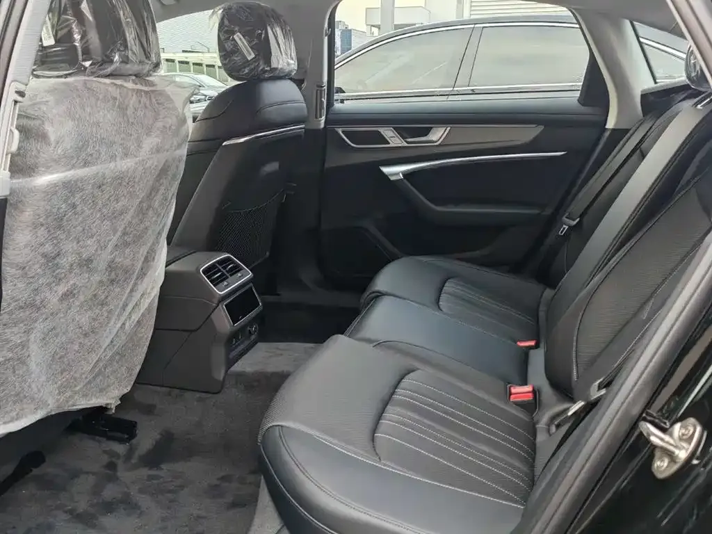 Audi A6L 2025 из CN, фото 3