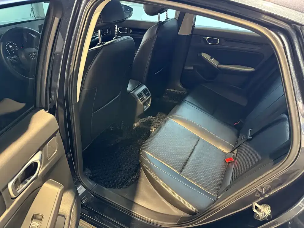 Honda Civic — фото 10
