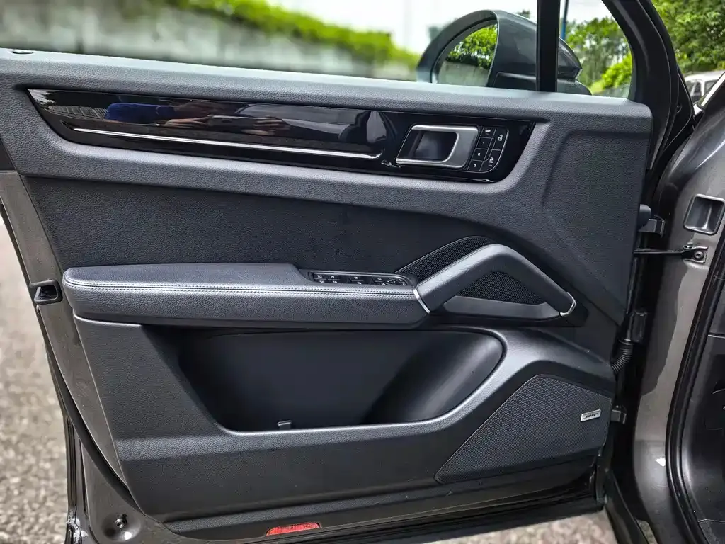 Porsche Cayenne Hybrid 2023 из CN, фото 8