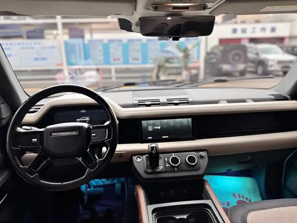 Land Rover Defender — фото 10