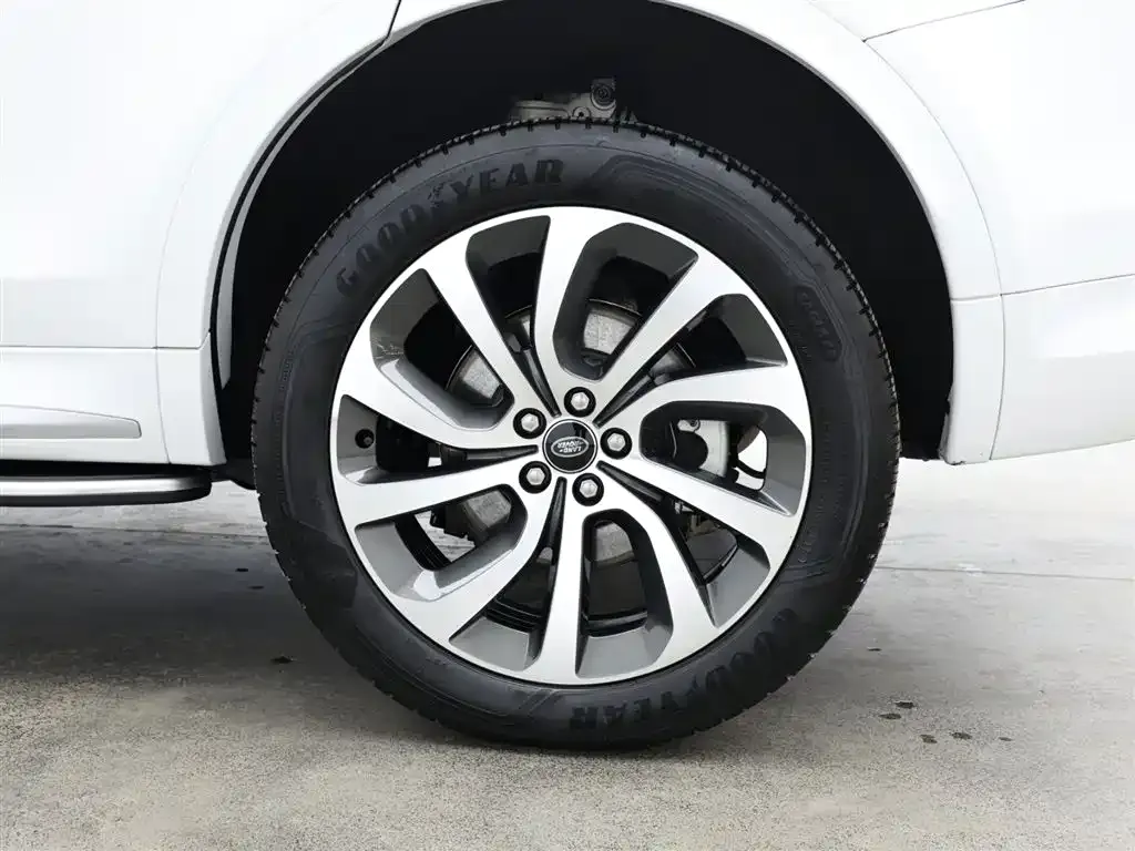 Land Rover Discovery Sport Hybrid — фото 7