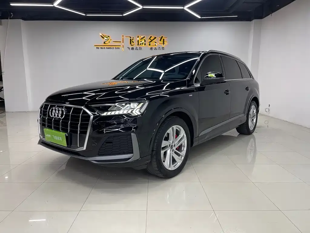 Audi Q7 2023 из CN, фото 1