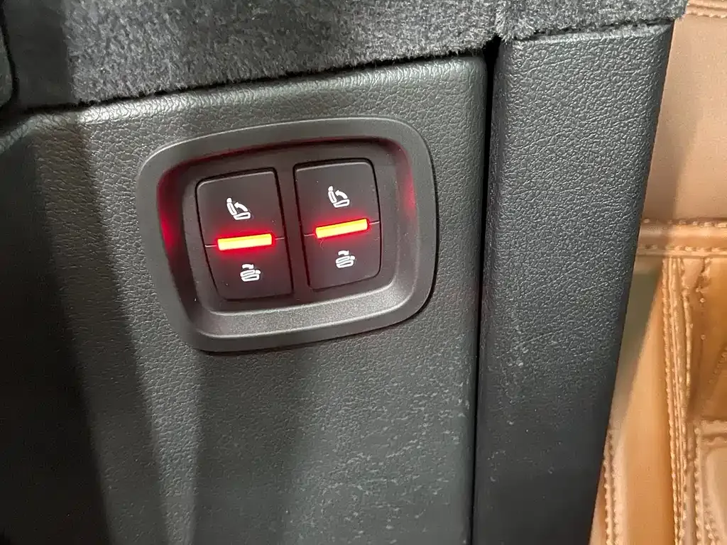 Audi Q7 2023 из CN, фото 6