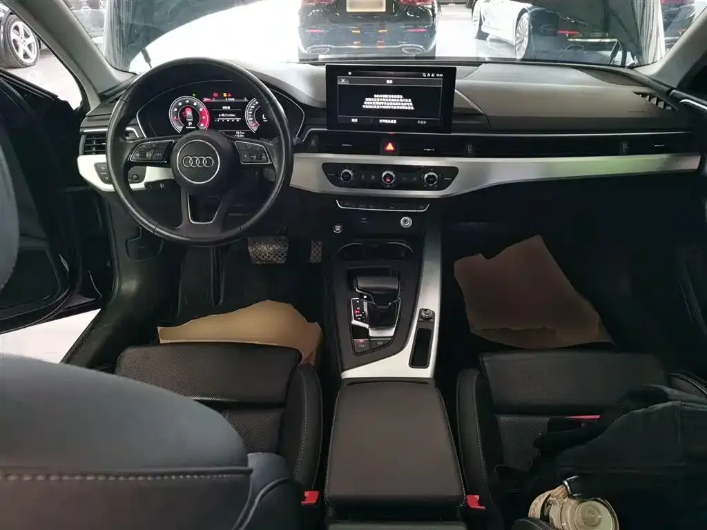 Audi A4L 2021 из CN, фото 10