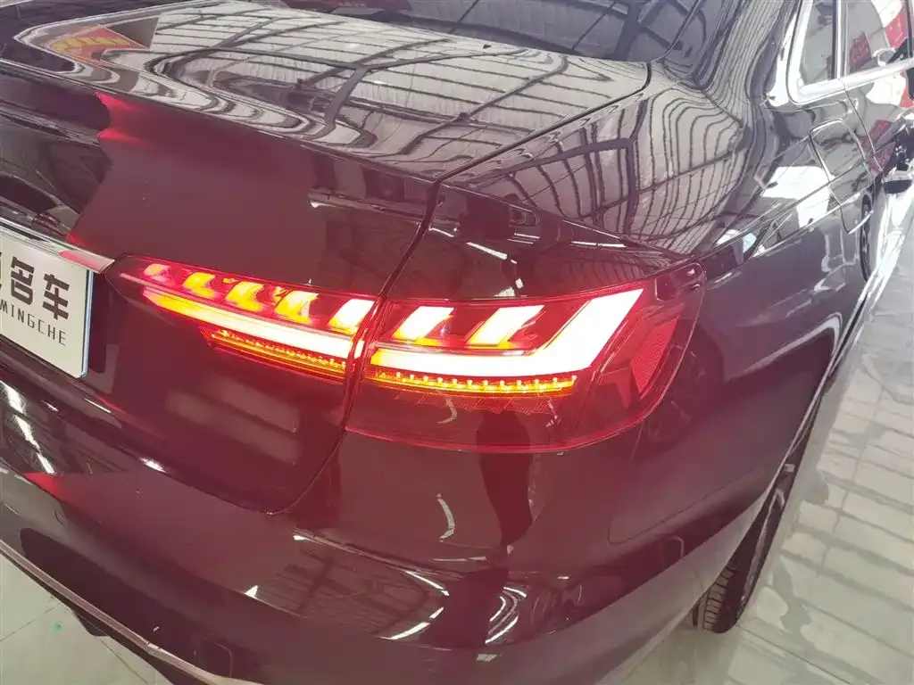 Audi A4L 2021 из CN, фото 8