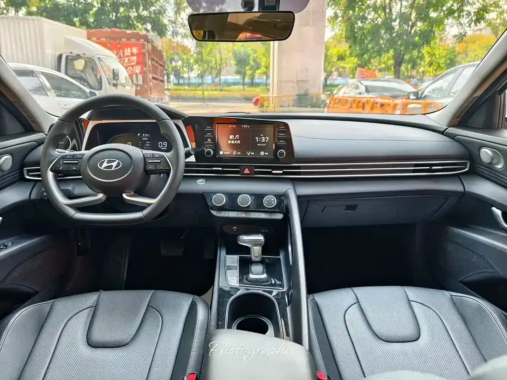 Hyundai Elantra 2023 из CN, фото 6