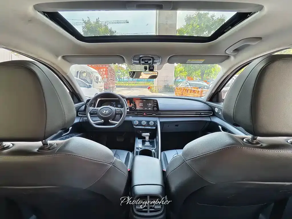 Hyundai Elantra 2023 из CN, фото 7