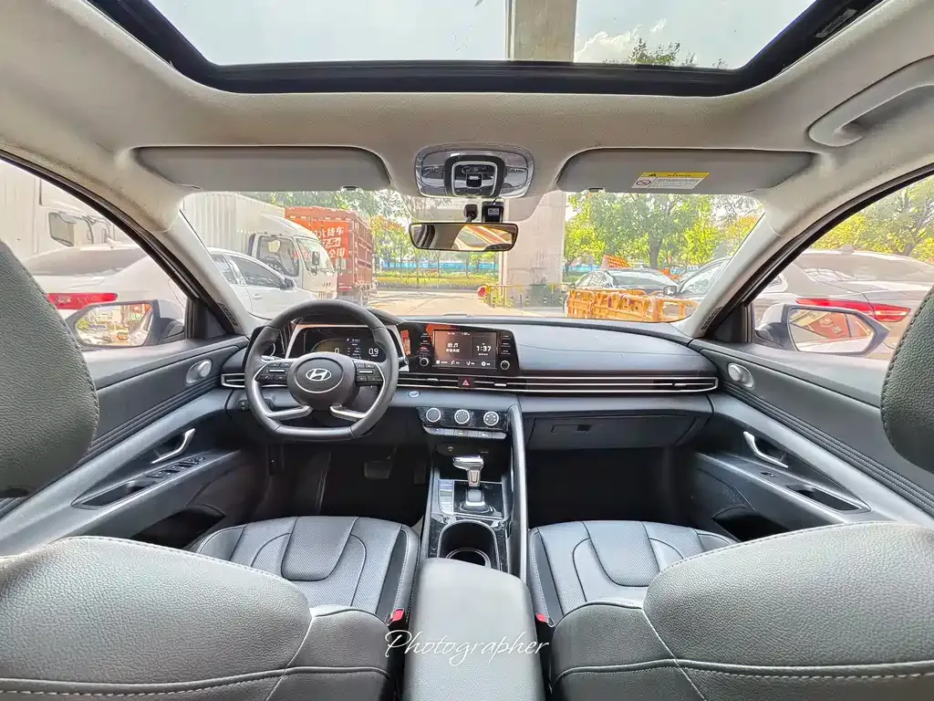 Hyundai Elantra 2023 из CN, фото 8