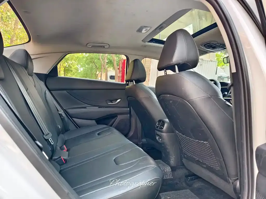 Hyundai Elantra 2023 из CN, фото 9