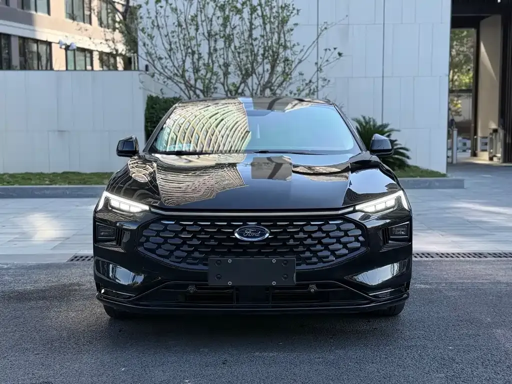 Ford Mondeo 2022 из CN, фото 2