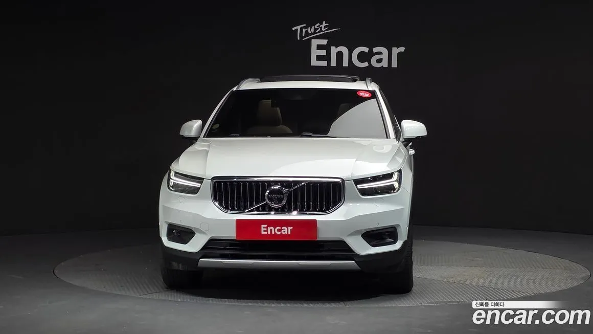 Volvo XC40 — фото 3