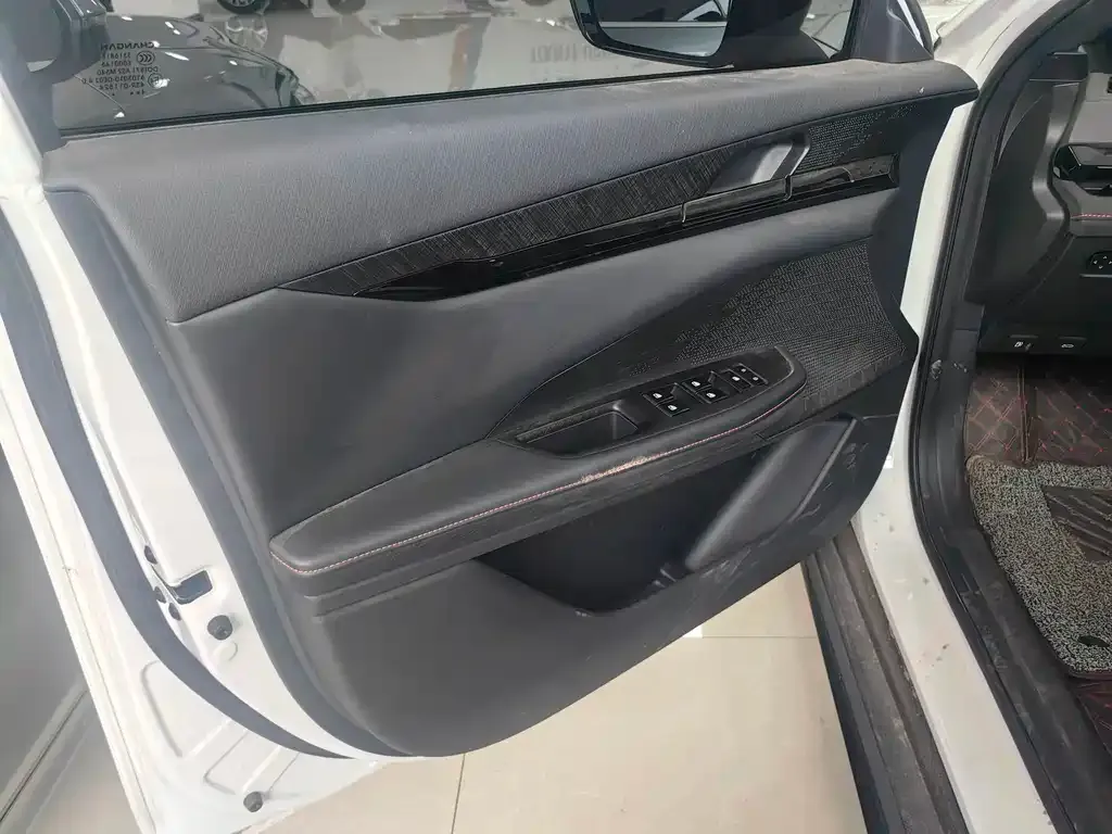 Changan UNI-V 2024 из CN, фото 4