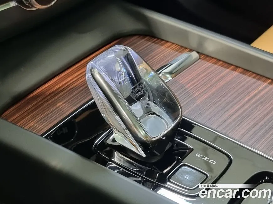 Volvo XC60 2025 из KR, фото 9
