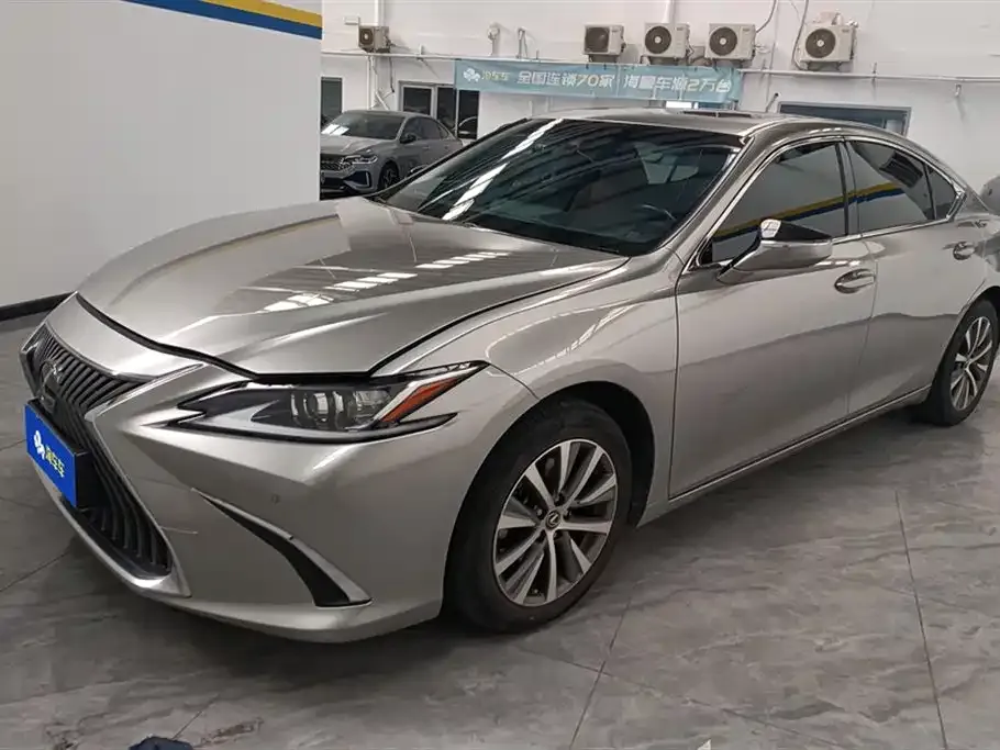 Lexus ES — фото 1