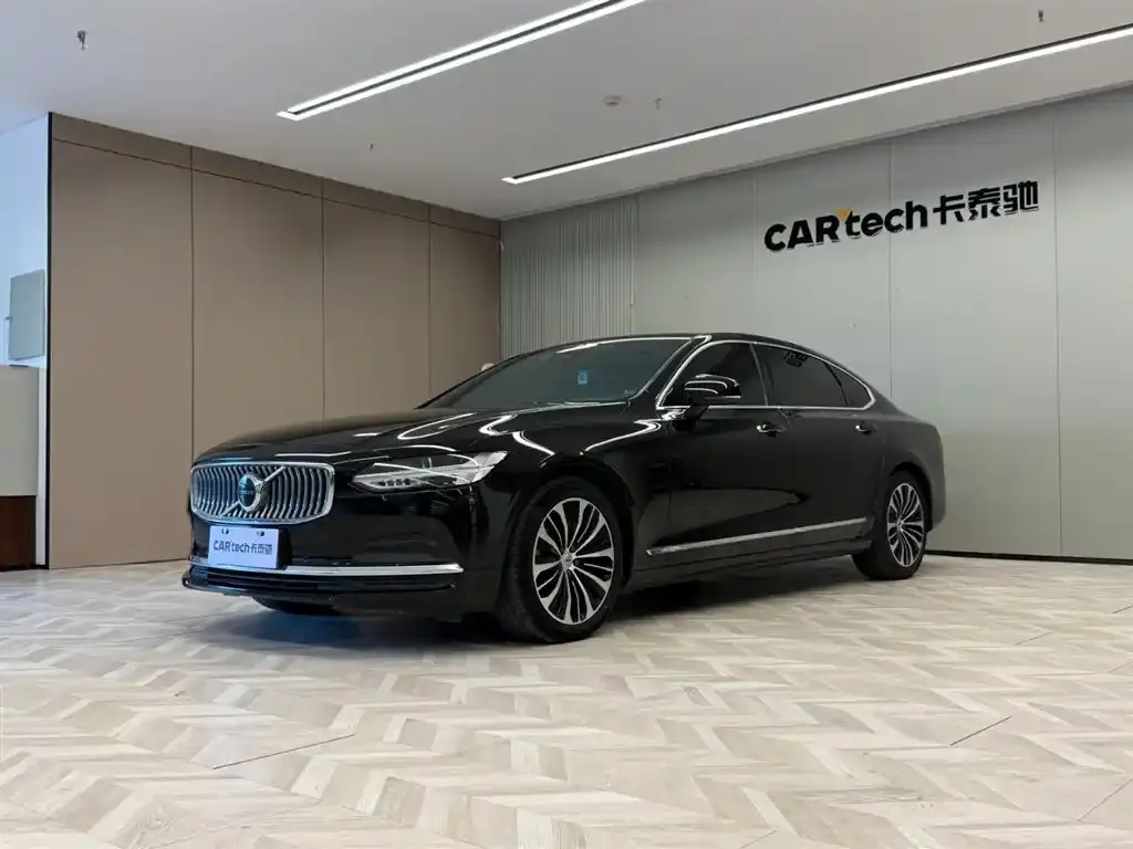 Volvo S90 — фото 1