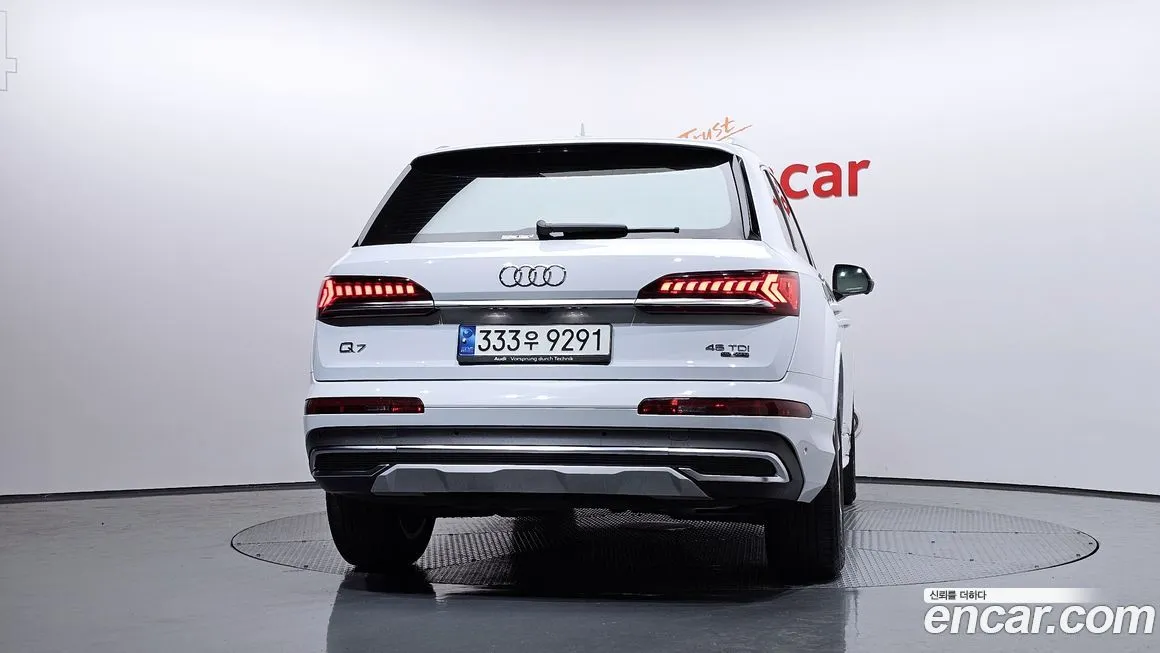 Audi Q7 2021 из KR, фото 4