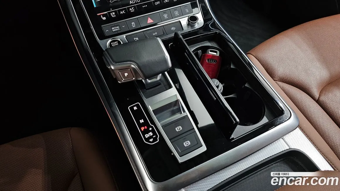 Audi Q7 2021 из KR, фото 9