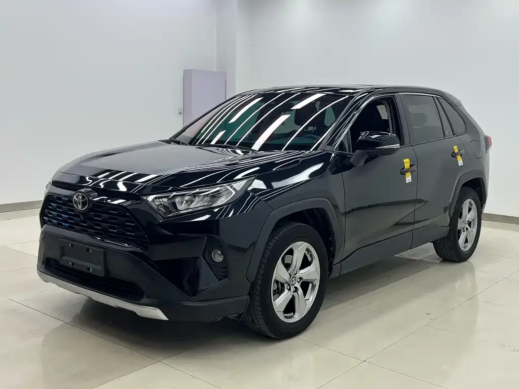 Toyota RAV4 2022 из CN, фото 1
