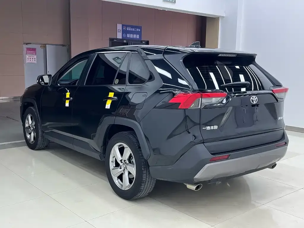 Toyota RAV4 2022 из CN, фото 3