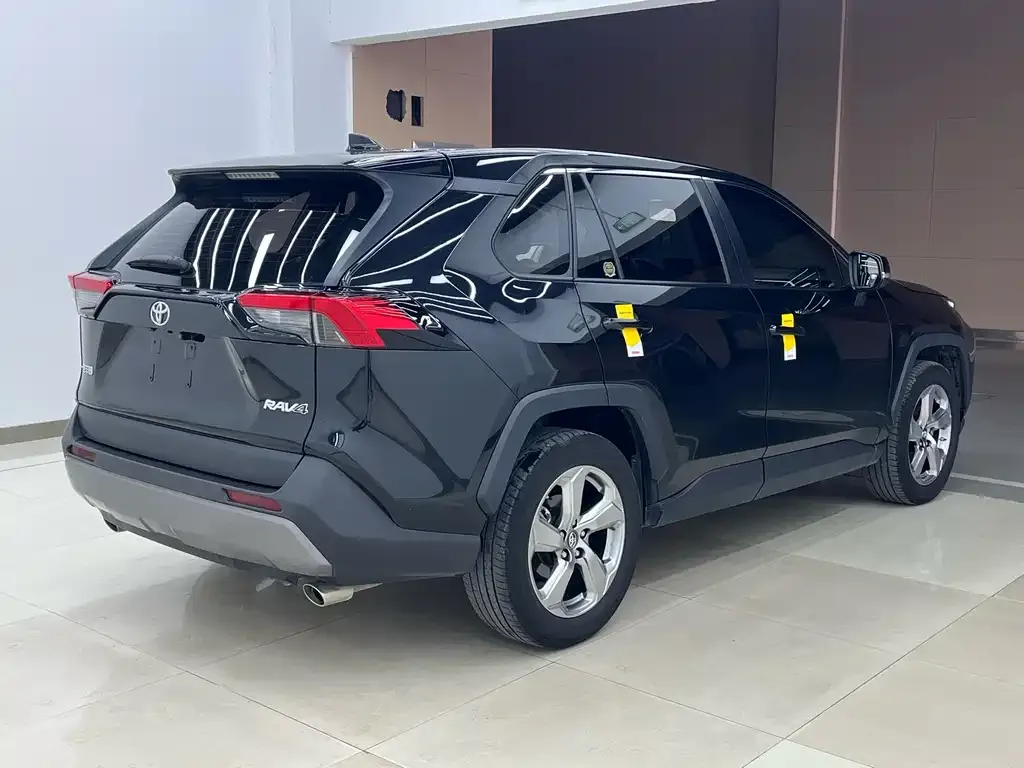 Toyota RAV4 2022 из CN, фото 4