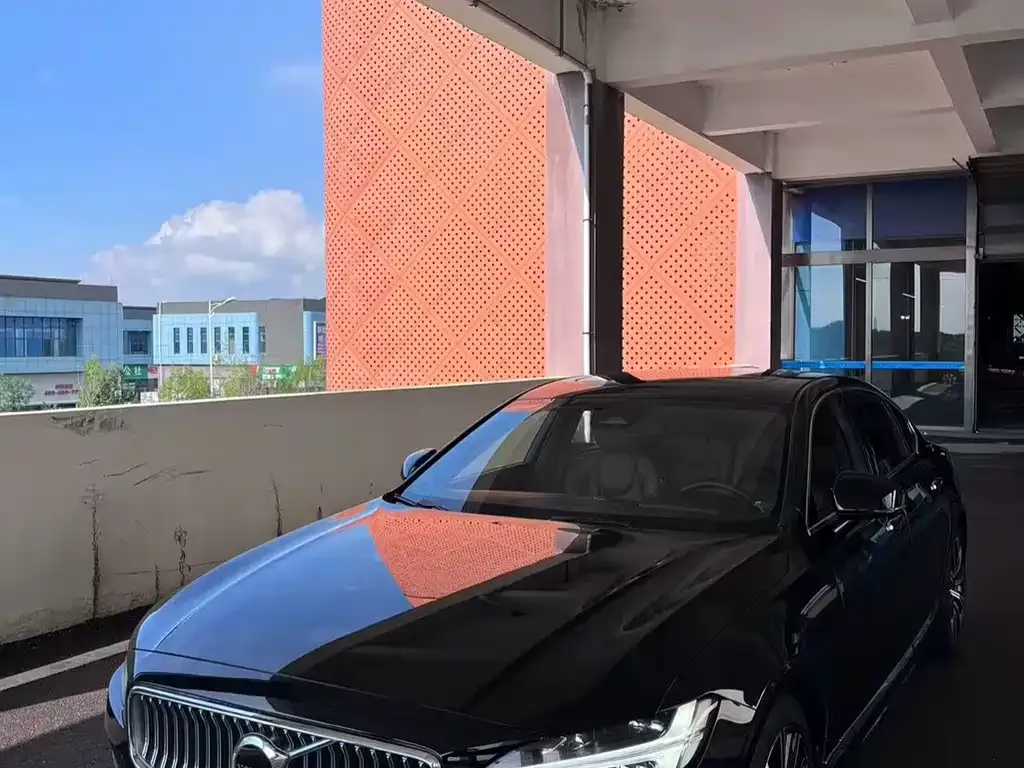 Volvo S90 2022 из CN, фото 1