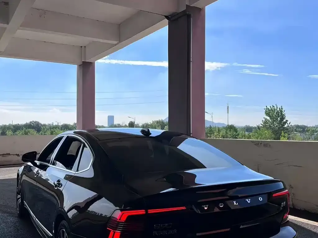 Volvo S90 2022 из CN, фото 3