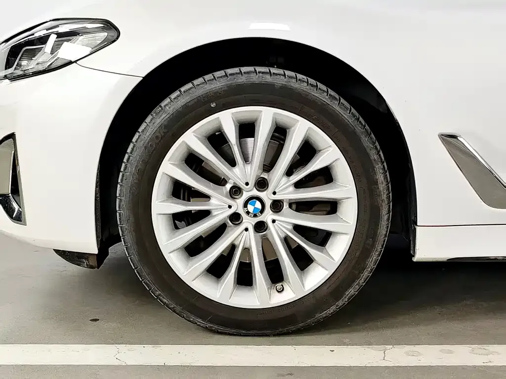 BMW 5 Series — фото 4