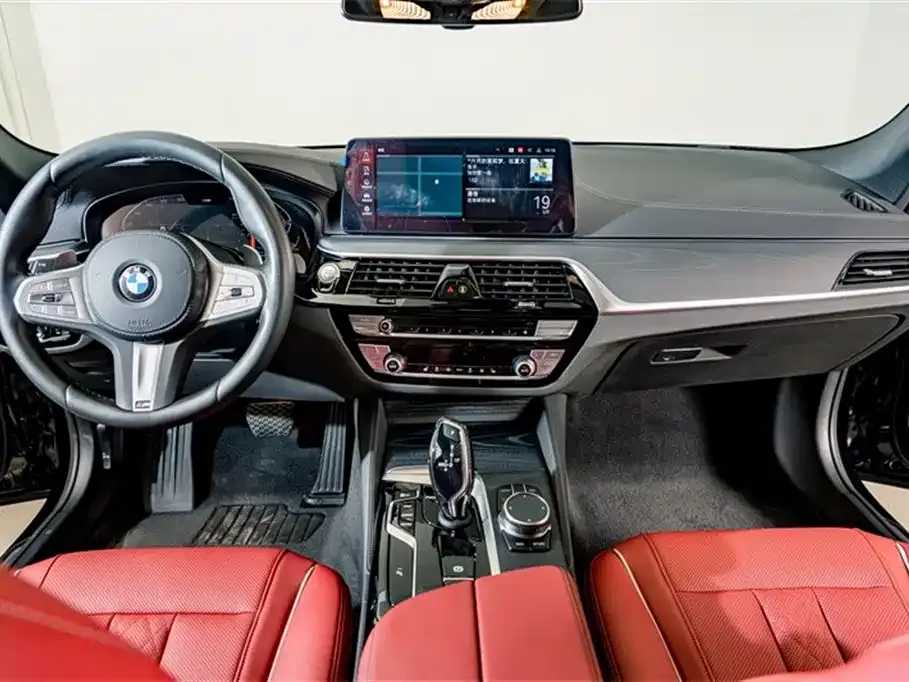 BMW 5 Series 2022 из CN, фото 9