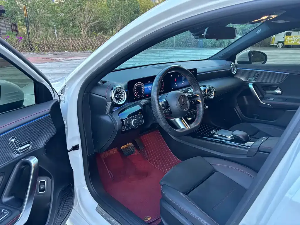 Mercedes-Benz A-Class 2024 из CN, фото 4