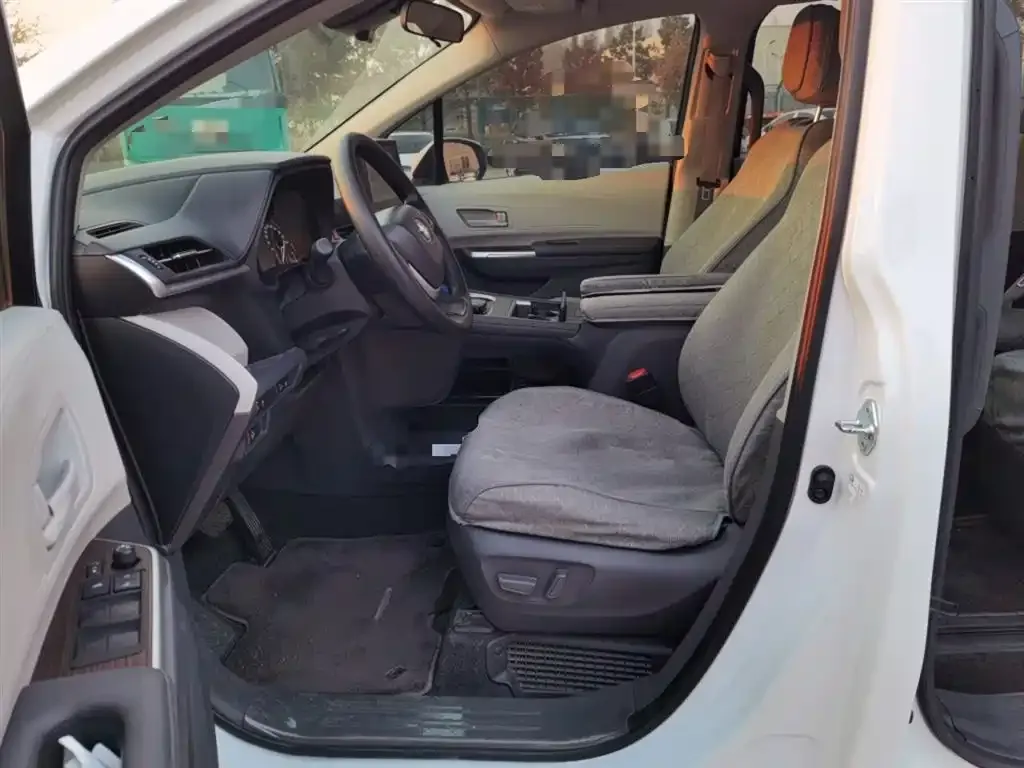 Toyota Sienna 2023 из CN, фото 8