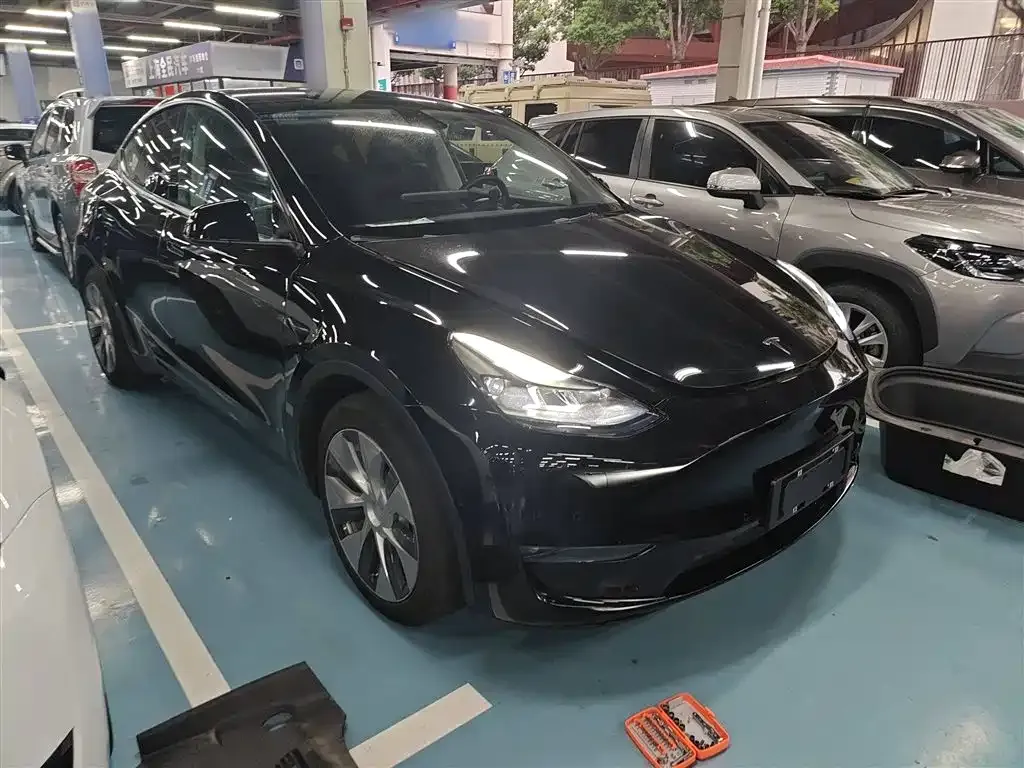 Tesla Model Y — фото 4