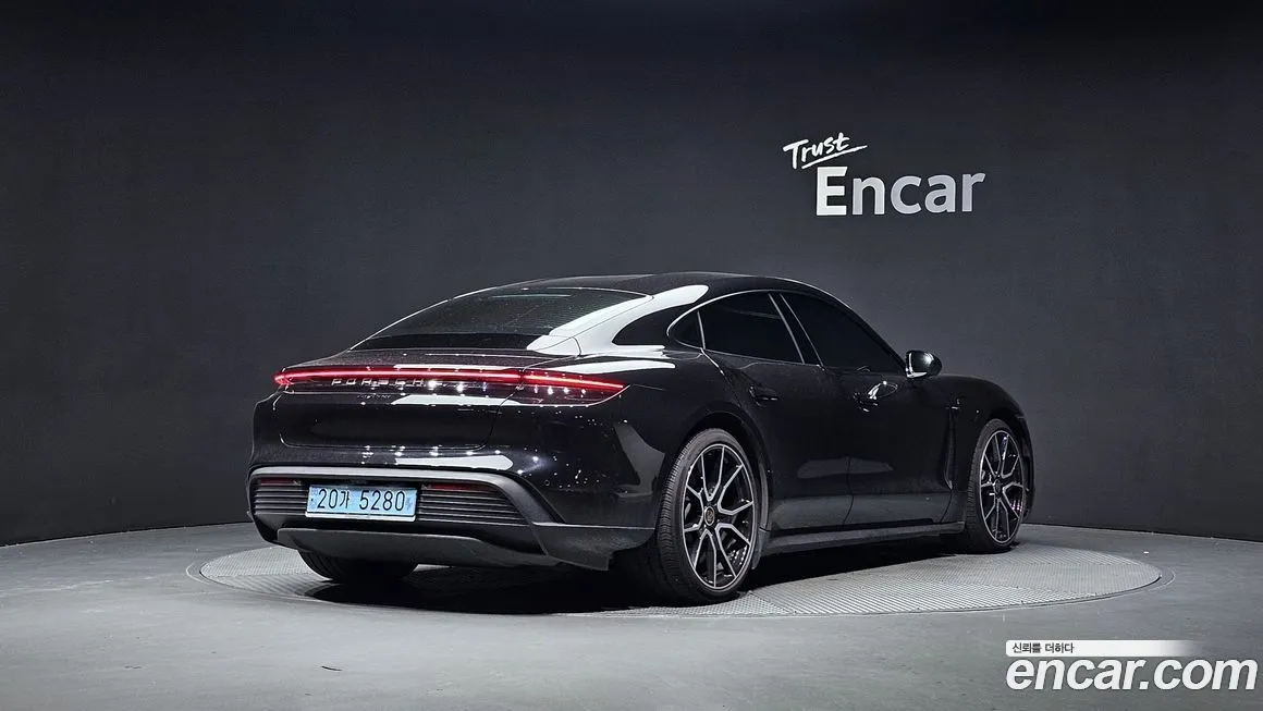 Porsche Taycan 2024 из KR, фото 2