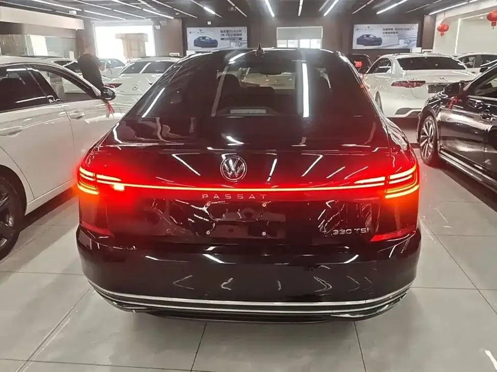 Volkswagen Passat — фото 6