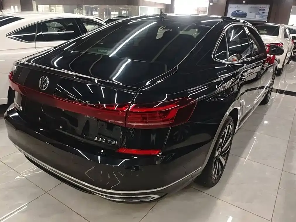Volkswagen Passat — фото 7