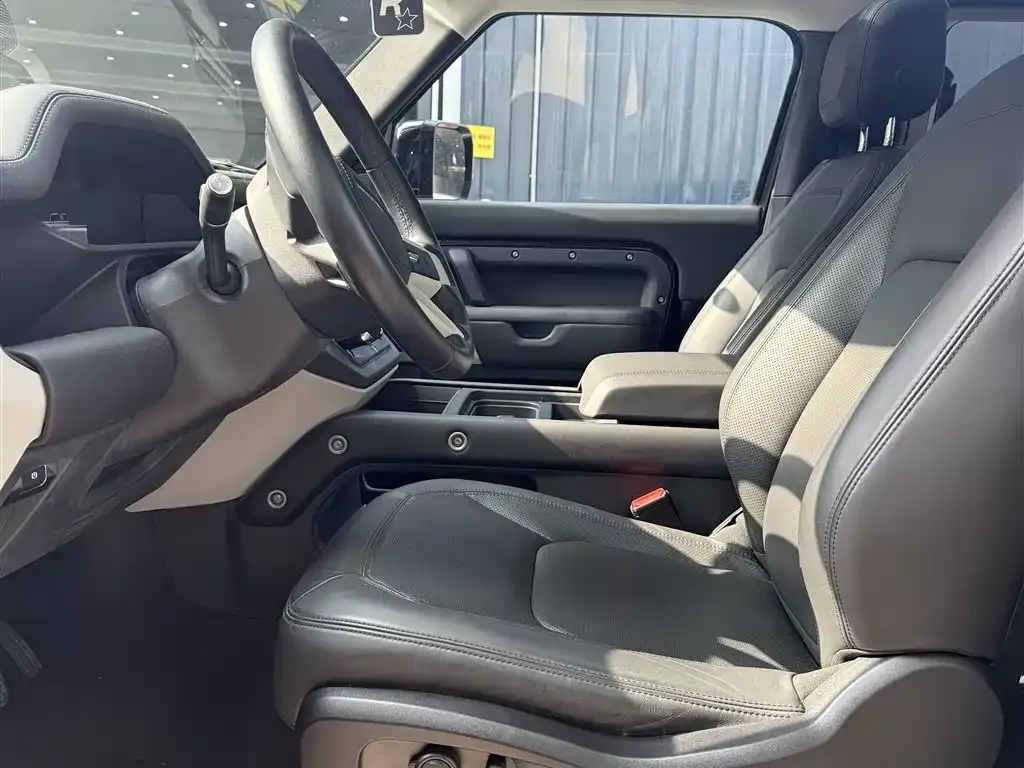 Land Rover Defender 2023 из CN, фото 3