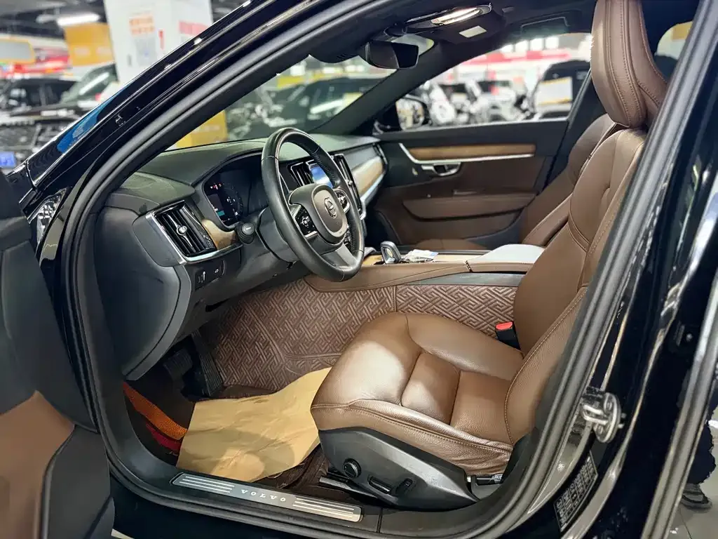 Volvo S90 2022 из CN, фото 6