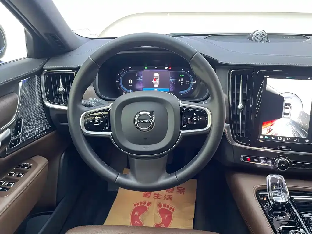 Volvo S90 PHEV 2024 из CN, фото 9