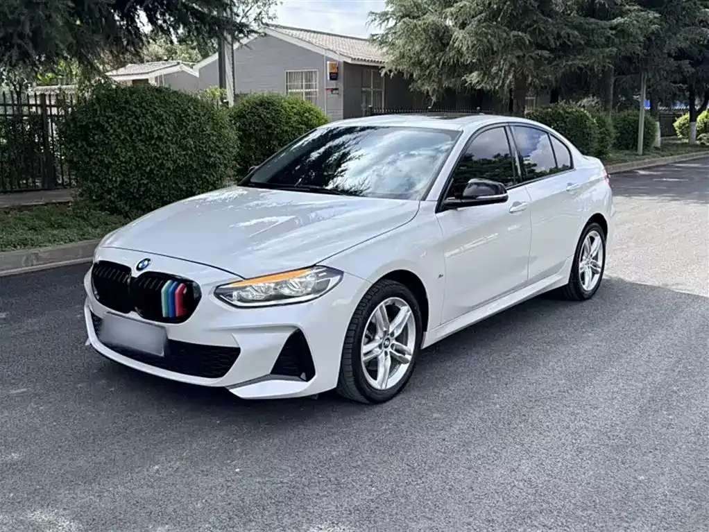 BMW 1 Series 2021 из CN, фото 1
