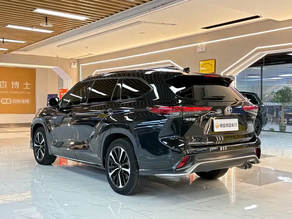 Toyota Crown Kluger 2023 из CN, фото 3