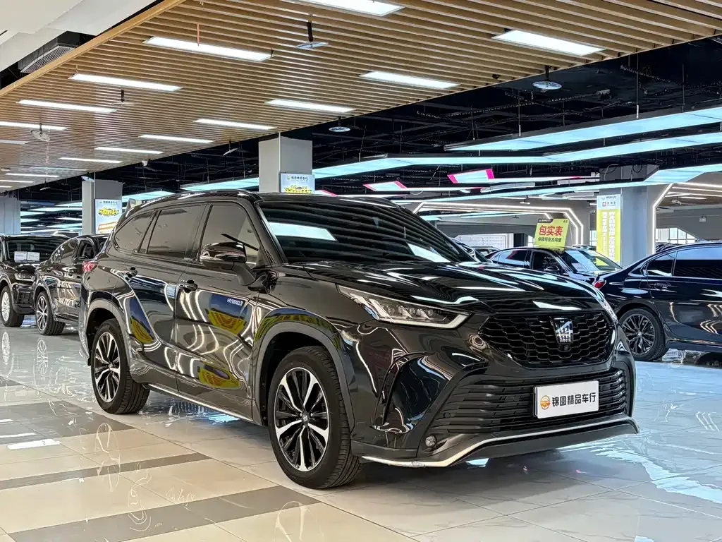 Toyota Crown Kluger 2023 из CN, фото 7