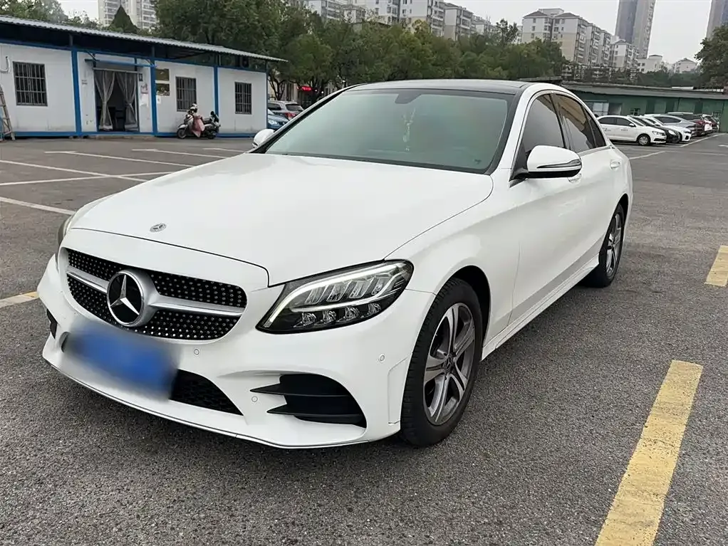 Mercedes-Benz C-Class — фото 1
