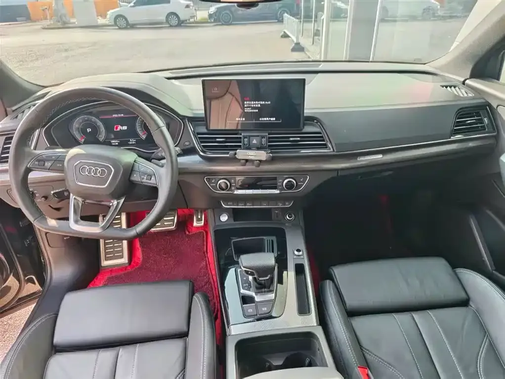 Audi Q5L — фото 10