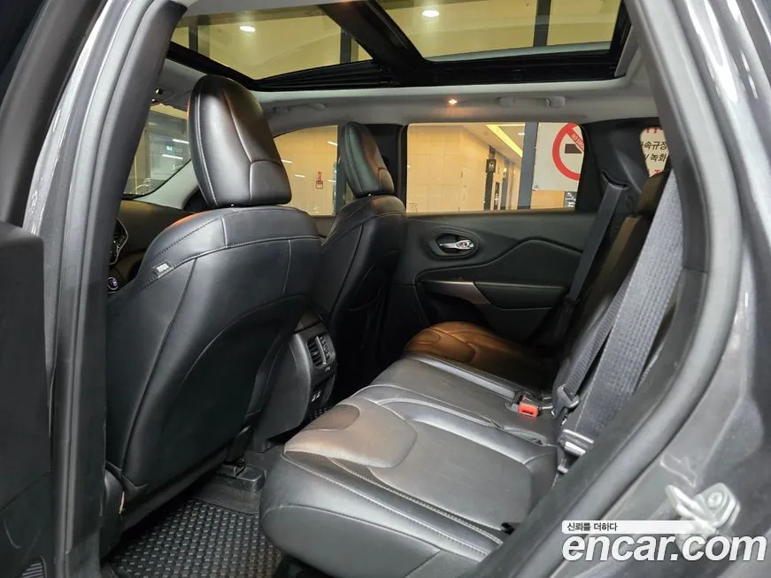 Jeep Cherokee 2022 из KR, фото 8