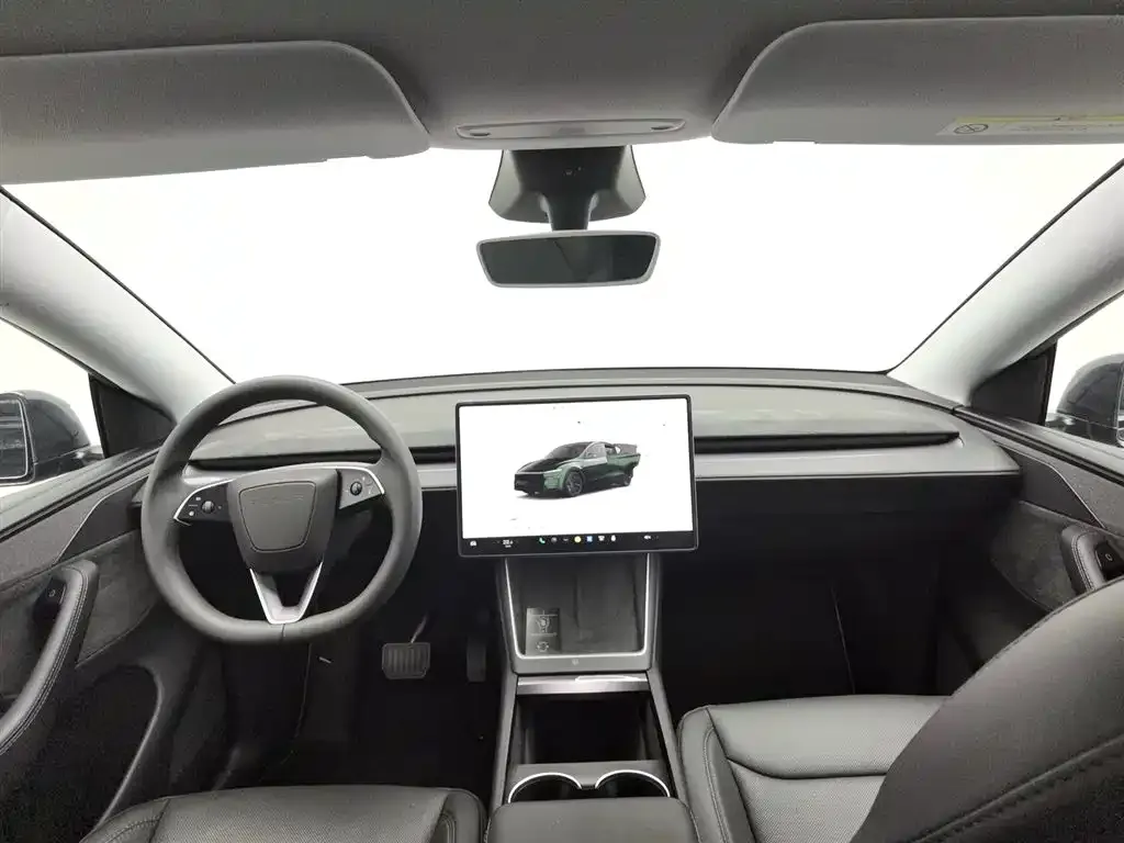 Tesla Model Y — фото 5